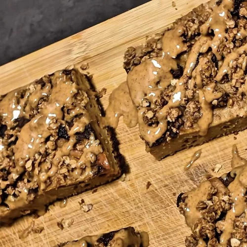 Σπιτικές μπάρες apple crumble - λαχταριστή συνταγή με λιγότερο απο 200 kcal