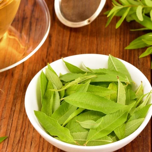 Αφέψημα λουίζας: Για την κατακράτηση υγρών, το φούσκωμα και την πέψη