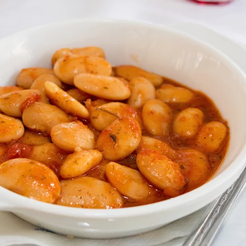 Συνταγή 100 ετών: Αυθεντικοί γίγαντες στον φούρνο με αγνά υλικά