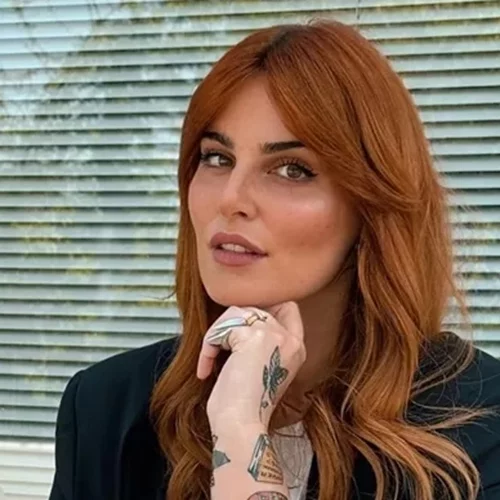 Η Εβελίνα Νικόλιζα επέστρεψε στο κούρεμα που την κολακεύει περισσότερο απ' όλα