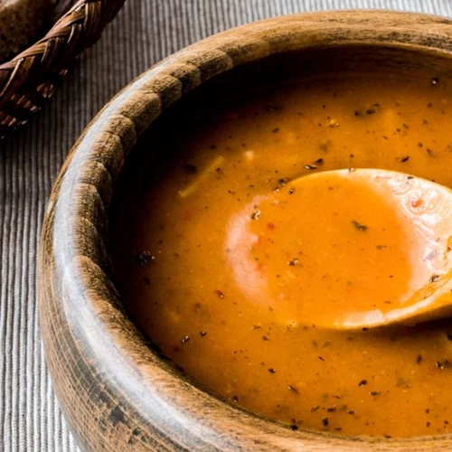 Η σούπα ξινού τραχανά που μας προτείνει η δρ Μαρία Ψωμά για απόψε