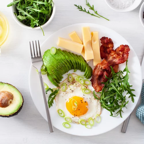 Κετογονική δίαιτα: Πλάνο διατροφής 14 ημερών σχεδόν χωρίς υδατάνθρακες από τη διατροφολόγο Ελένη Παπαγιαννίδου
