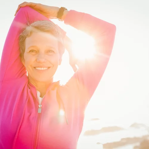 "Φυσικό φάρμακο νεότητας": Η άσκηση που μπορεί να ξαναδώσει δύναμη σε μύες και οστά