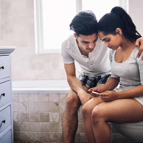 Αντρική υπογονιμότητα: Ο παράγοντας που μπαίνει στο μικροσκόπιο των ειδικών