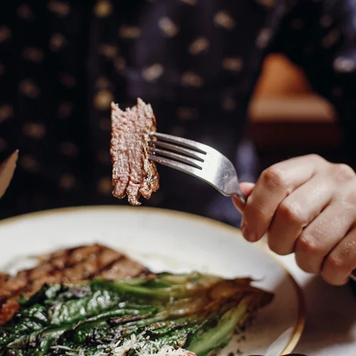 Η κατανάλωση κόκκινου κρέατος συνδέεται με αυξημένο κίνδυνο εμφάνισης αυτής της πάθησης