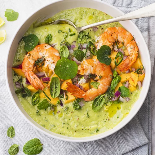 "Δεν πεινάω, αλλά κάτι θέλω": Τι να φας τις μέρες με καύσωνα, όταν... βαριέσαι ακόμα και να μασήσεις