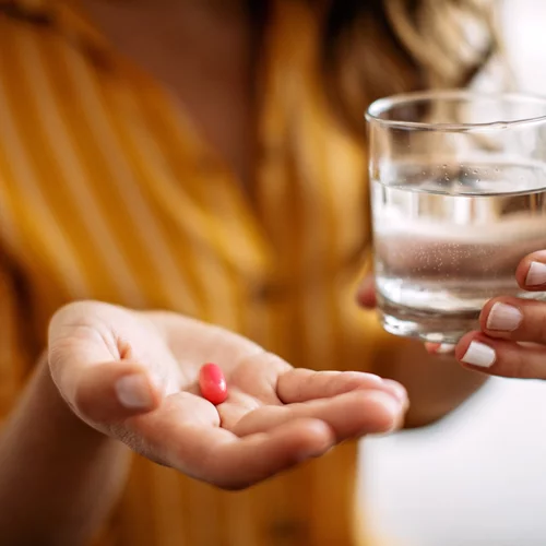 Ποια είναι η καλύτερη ώρα να πάρεις συμπλήρωμα ασβεστίου/σιδήρου/ βιταμίνης D;