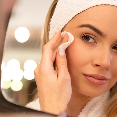 Αφαίρεσε την αδιάβροχη mascara χωρίς τρίψιμο: Το hack που κάνει τη διαφορά