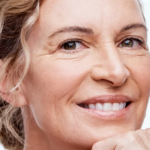 Tα προϊόντα μακιγιάζ που δεν κολακεύουν καμία γυναίκα άνω των 50