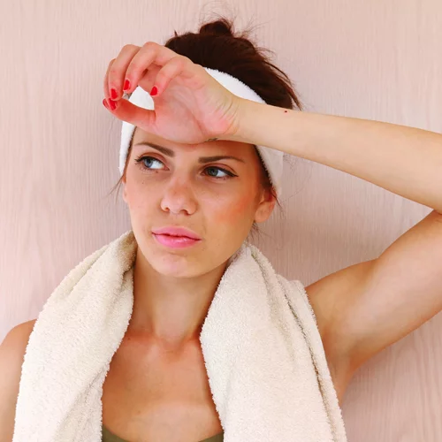 Αυτά τα 6 βήματα χαρίζουν λάμψη στο δέρμα μετά την άσκηση – και όχι ερεθισμούς