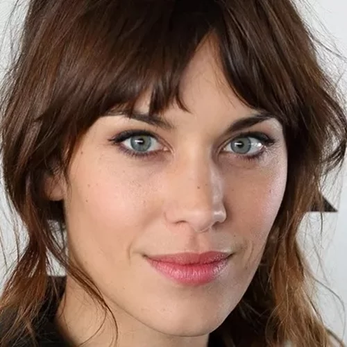 "Κόβει χρόνια": Το έξυπνο κούρεμα που κρύβει τις ρυτίδες