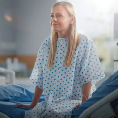 Χειρουργική εμμηνόπαυση: Πότε συμβαίνει, ποιες οι παρενέργειες και ποια τα οφέλη;