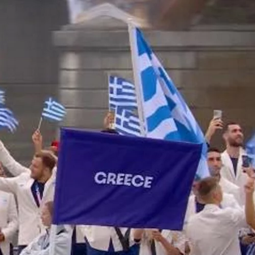 Οι Ολυμπιακοί Αγώνες ξεκίνησαν! Η εντυπωσιακή είσοδος της Ελλάδας με Αντετοκούνμπο & Ντρισμπιώτη