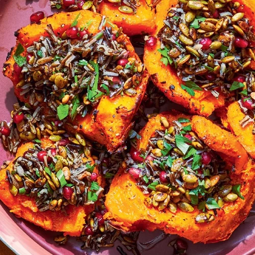 Ψητή κολοκύθα με άγριο ρύζι και κολοκυθόσπορους με τσίλι