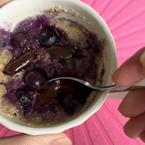 To πιο υγιεινό mug cake που θυμίζει το γλυκό black forest