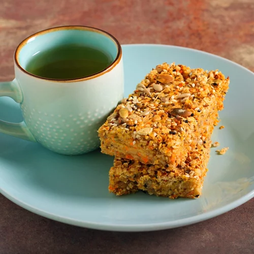 Μπάρες δημητριακών με γεύση carrot cake! (vegan)