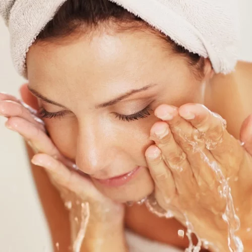 Η ρουτίνα περιποίησης για "τεμπέληδες" - Μόνο με 3 βήματα