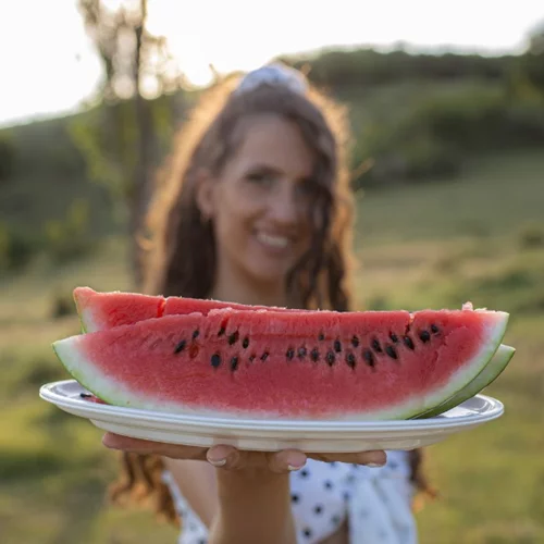 Βοηθάει το καρπούζι στην απώλεια βάρους και την αποτοξίνωση; Και άλλες απορίες για το καλοκαιρινό φρούτο