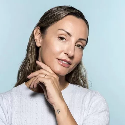 Anti-Aging Elixirs: Οι καλύτεροι οροί προσώπου για μια πιο νεανική και λαμπερή επιδερμίδα