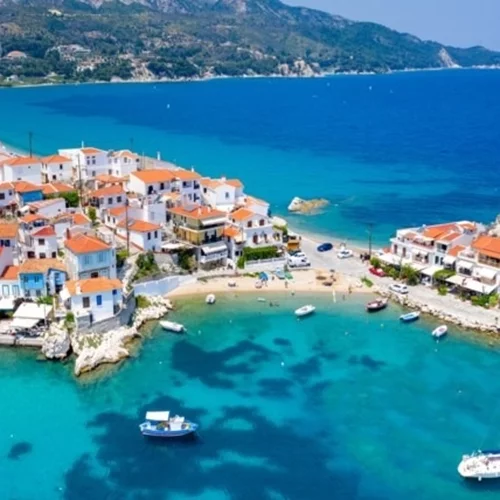 Το νησί "αντίδοτο" κατά του υπερτουρισμού - Εύφορο, με γραφικά ψαροχώρια και εξωτικά νερά