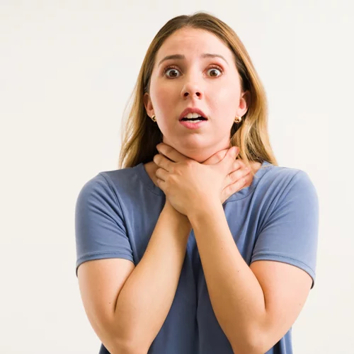 Στραβοκατάπιες; Γιατί δεν πρέπει να σε χτυπούν στην πλάτη;