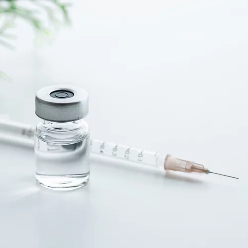 Ποια εμβόλια πρέπει να κάνεις μετά τα 40 και κάθε πότε;