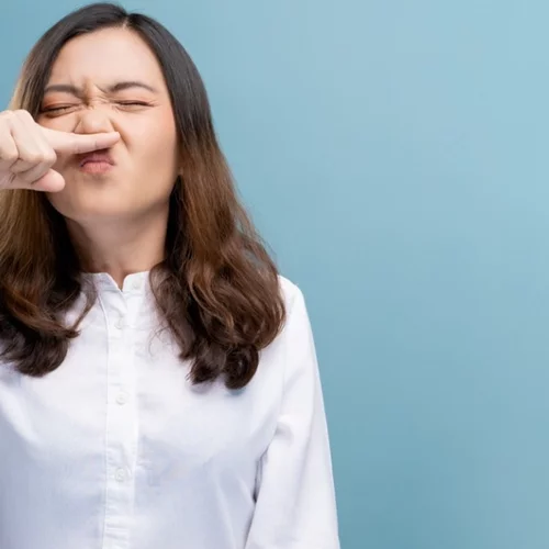 Μπορούμε να φτερνιστούμε με ανοιχτά μάτια;