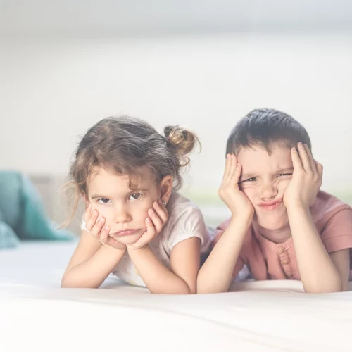 "Μαμά, βαριέμαι!": Όταν τα παιδιά θέλουν να παίξουν αλλά εσύ έχεις δουλειές