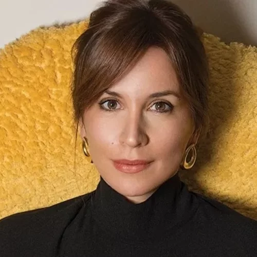 Νίκη Λυμπεράκη: "Είμαι σε μόνιμη δίαιτα και με μια μόνιμη αίσθηση ότι δεν είμαι αρκετά αδύνατη, αρκετά ωραία"