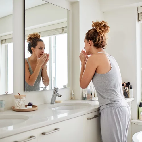 Κακοσμία στόματος: Τι θέλει να σου πει για την υγεία σου;