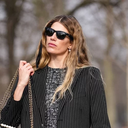 3 αβίαστα κομψά χτενίσματα που υιοθετεί κάθε Γαλλίδα τώρα