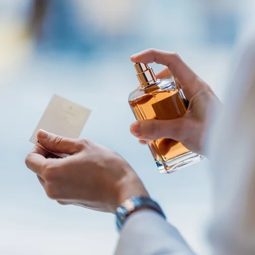 Οι τρόποι για να διαρκεί το άρωμα όλη την ημέρα