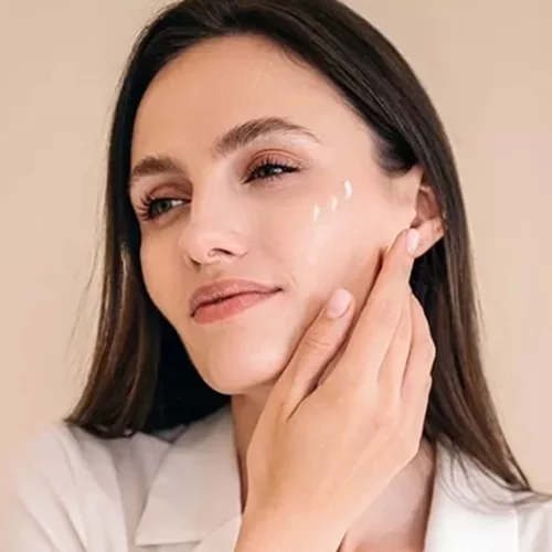 Οι καλύτερες κρέμες αντιγήρανσης που καταπολεμούν αποτελεσματικά τα 5 είδη ρυτίδων