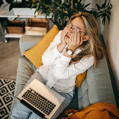 Δεν κοιμάμαι καλά, τι να κάνω; 6 tricks για να τα βγάλεις πέρα την επόμενη μέρα