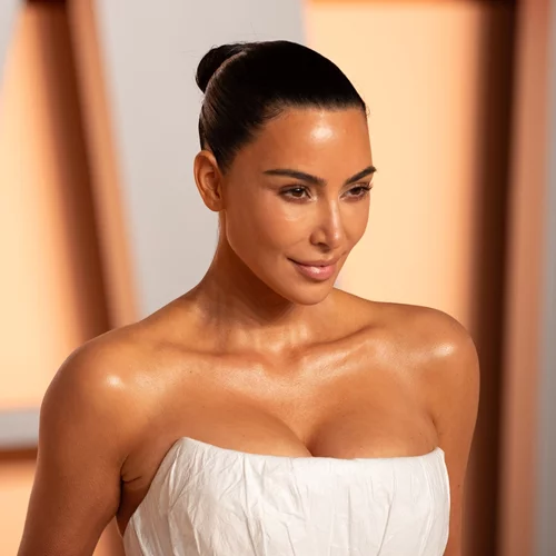 7 κιλά σε 3 εβδομάδες! Όταν η Kim Kardashian έκανε fast diet για να χωρέσει στο θρυλικό φόρεμα της Monroe