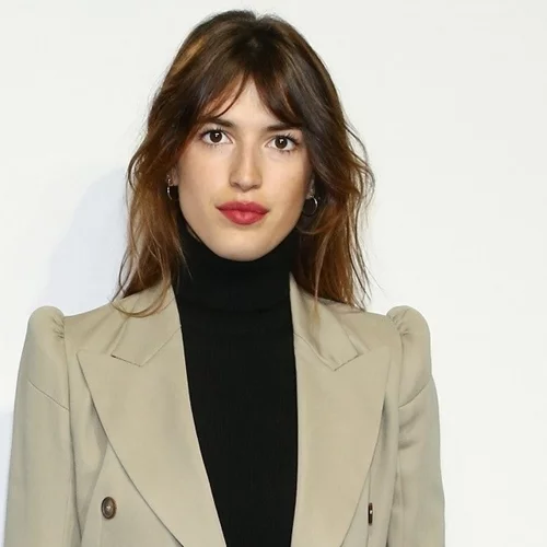 Το νέο it κούρεμα της σεζόν δείχνει υπέροχο ακόμα και χωρίς styling