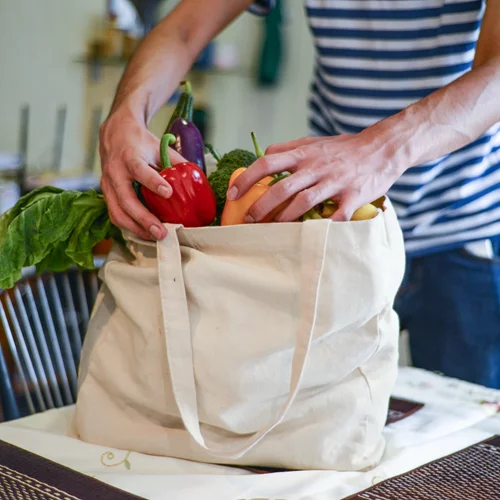 12 τρόφιμα που ΔΕΝ πρέπει να τα αποθηκεύεις μαζί