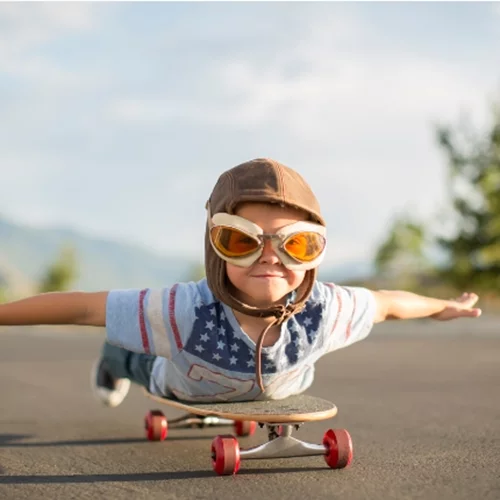 "Μαμά, δεν είμαι γενναίος όπως οι φίλοι μου": 5 μαγικές φράσεις για να μεγαλώσεις θαρραλέα παιδιά