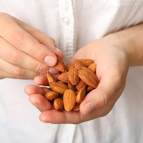 Έξι λόγοι που τα αμύγδαλα είναι το τέλειο σνακ