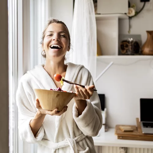 11 τροφές που καταπολεμούν το φούσκωμα και ενισχύουν τον μεταβολισμό