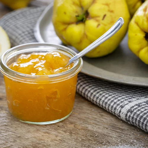 Φτιάξε σπιτική μαρμελάδα κυδώνι με μόλις 3 υλικά - εύκολη και αρωματική