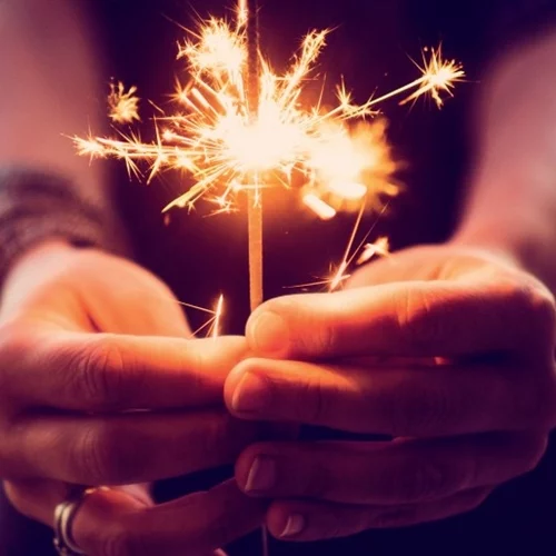 Your inner spark: 5 συμβουλές για να γιορτάσεις τη δική σου εσωτερική λάμψη