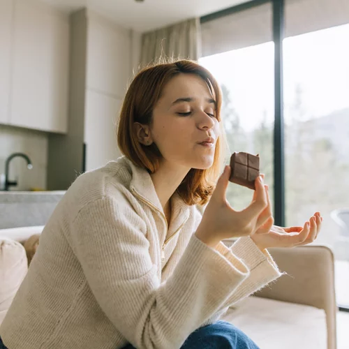 5 "απαγορευμένα" τρόφιμα που τελικά ρυθμίζουν την κορτιζόλη σου