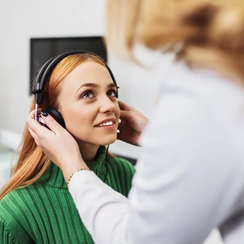 Παγκόσμιος Οργανισμός Υγείας: 1 στα 4 άτομα θα έχουν προβλήματα ακοής μέχρι το 2050