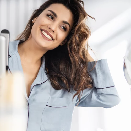 Αυτό είναι το (καθόλου αναμενόμενο) haircare trick που θα χαρίσει άφθονο όγκο ακόμα και στα πιο λεπτά μαλλιά