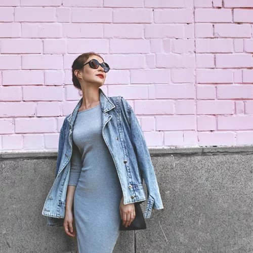 Έρχεται τριήμερο: 13 casual chic looks με τζιν που μπορείς εύκολα να αντιγράψεις