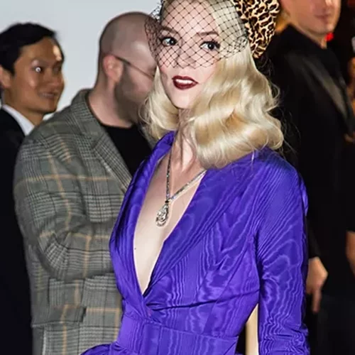 "Veri Peri" | Το χρώμα της χρονιάς έχει αγαπηθεί ήδη από όλες σχεδόν τις beauty addicts