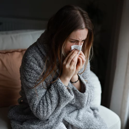 Υποφέρεις από συνάχι; Η γιατρός δείχνει το φυσικό "κόλπο" για φυσική ανακούφιση