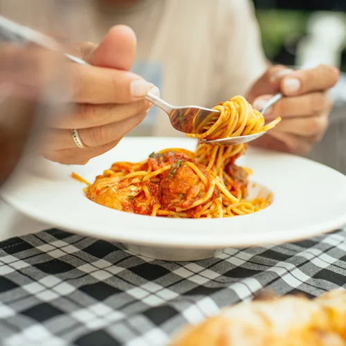 Ζυμαρικά με 60% λιγότερα σάκχαρα: Tο υγιεινό πιάτο του καλοκαιριού χωρίς στερήσεις και χωρίς ενοχές