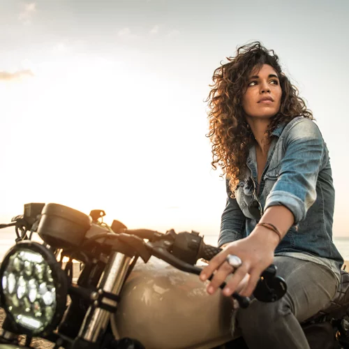 Είσαι υπερβολικά ανεξάρτητη, ελεύθερο πνεύμα και φοβάσαι μη μείνεις μόνη; Διάβασε κάτι που σε αφορά